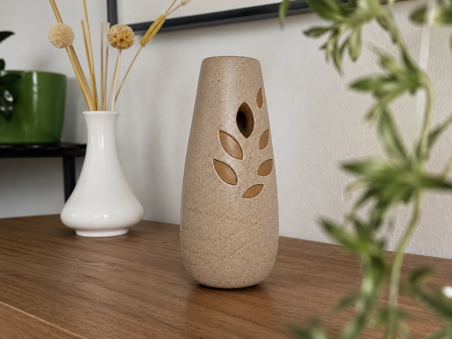 Fotocamera nascosta nel vaso deodorante QZT posizionata in una scena d'interni