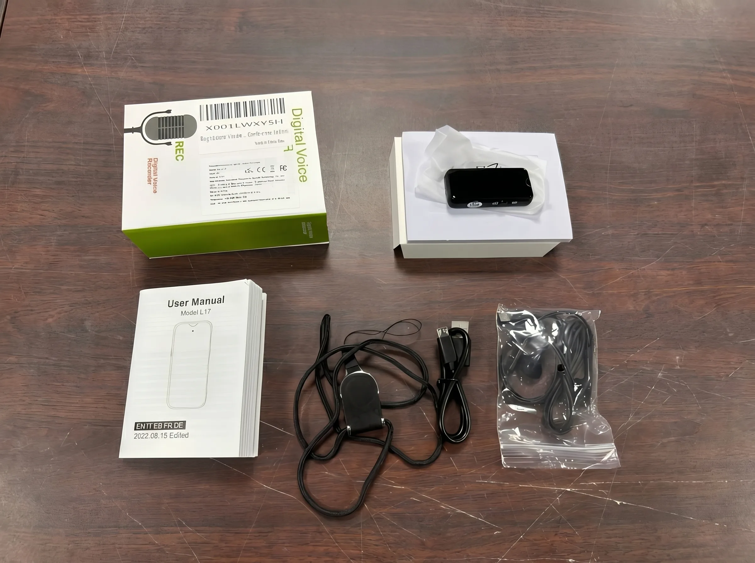 QZT C17 mini magnetic voice recorder package and accessories