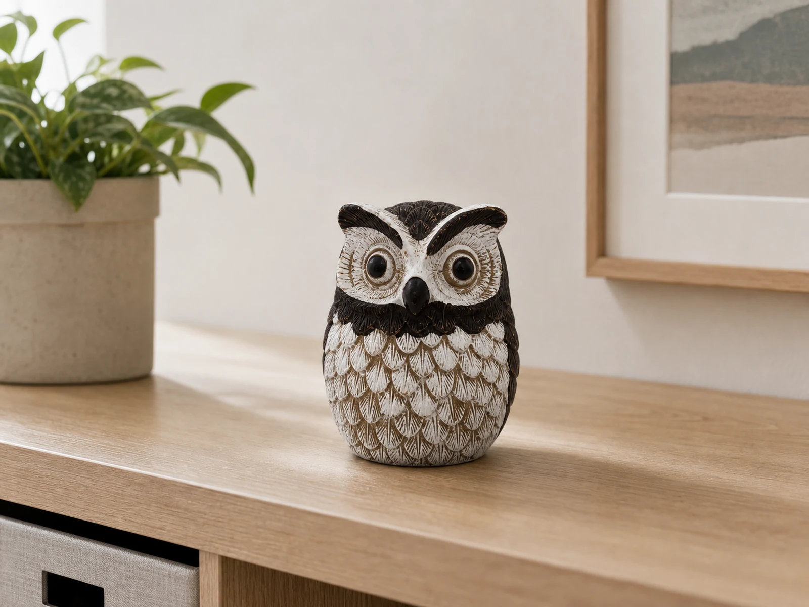 Tuya Owl Decor Hidden Camera placed in an indoor use scene