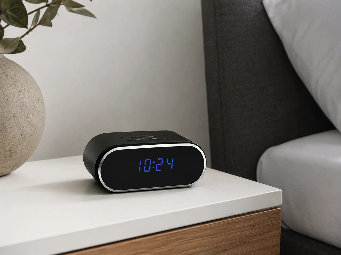 Z10 WiFi Clock Camera Bedroom Scene Telecamera orologio WiFi Z10 utilizzata in una scena di stanza da letto
