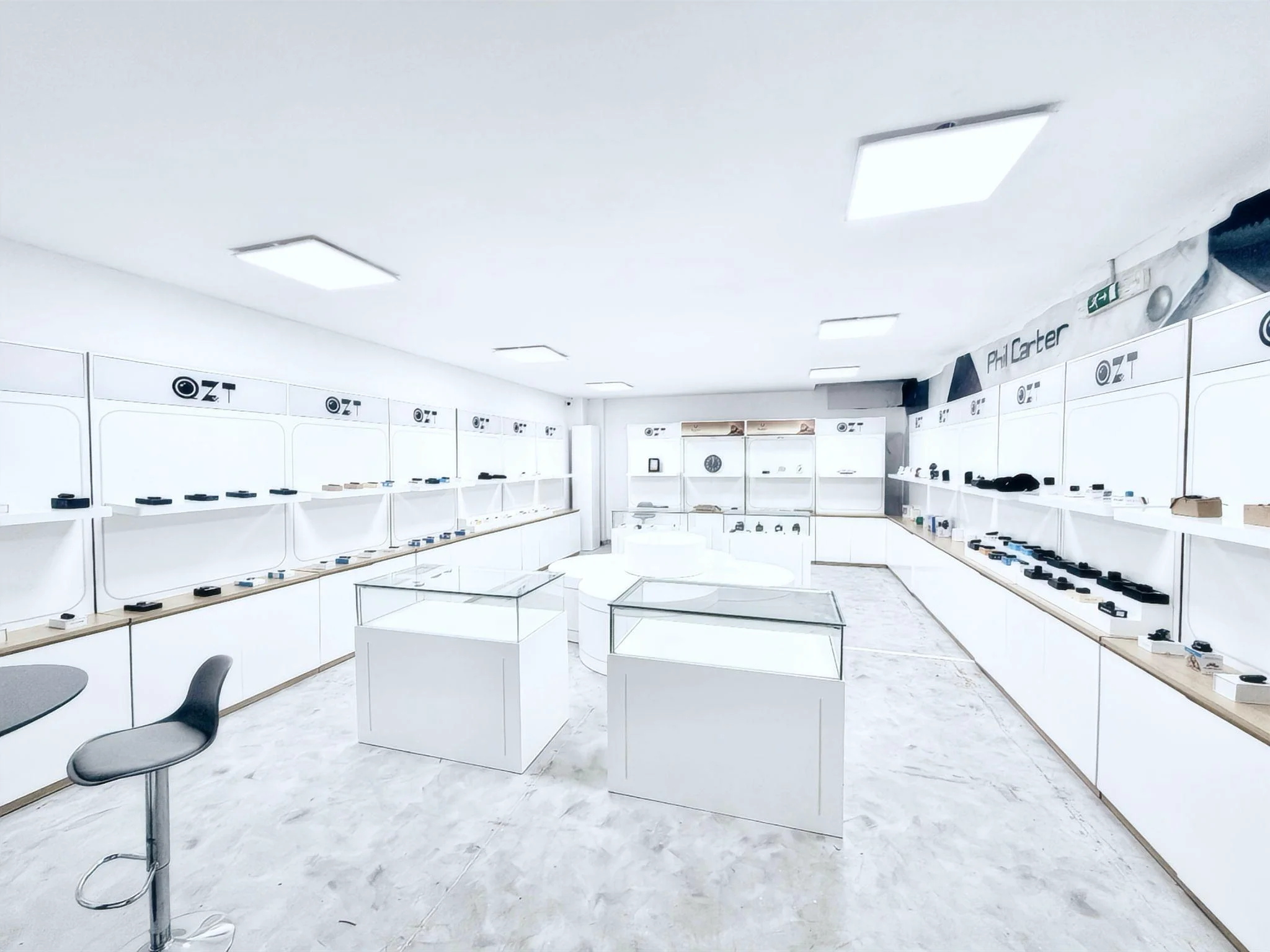QZT reception and showroom area serving B2B security buyers