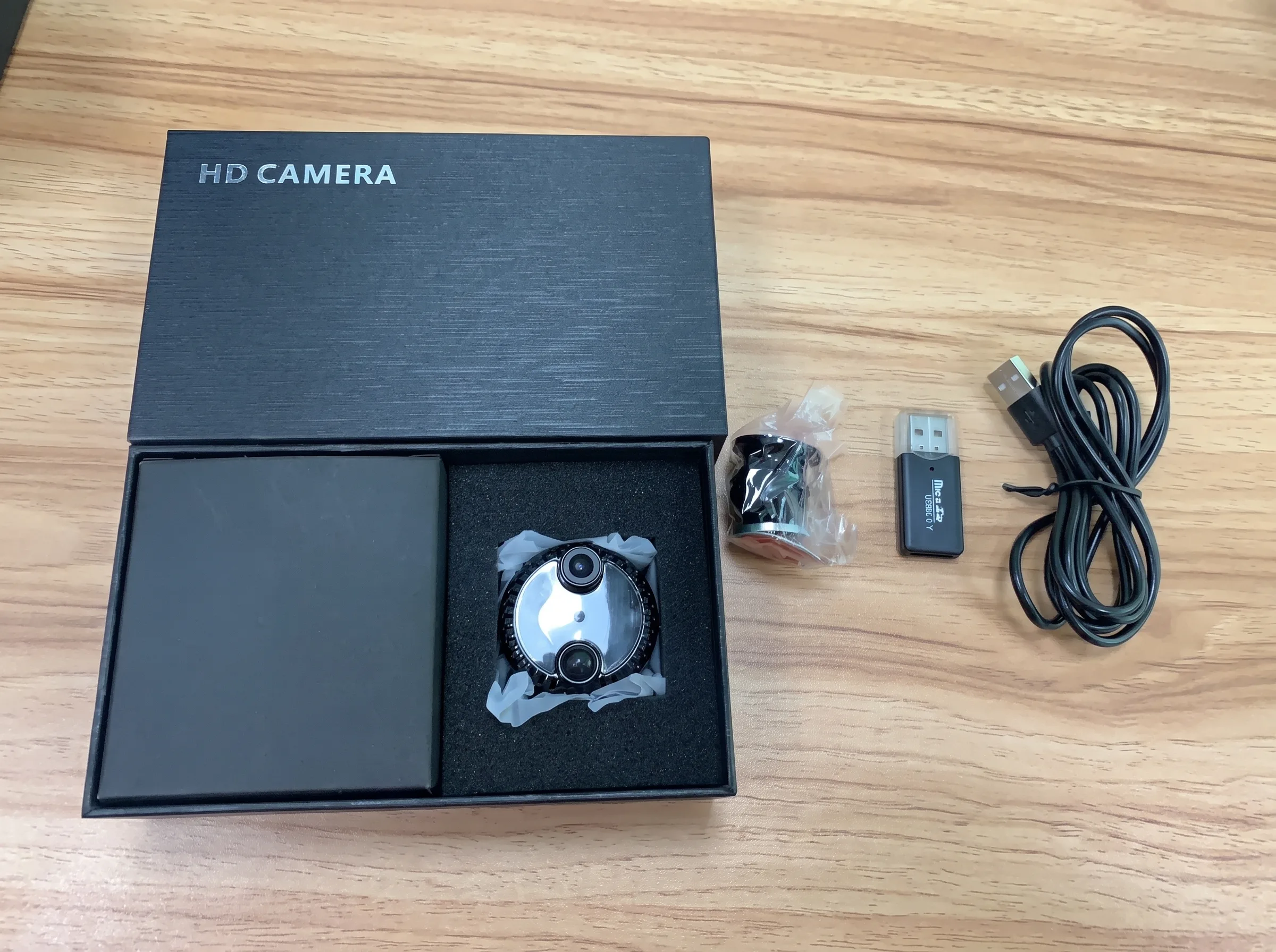 R10 4K WiFi Mini Camera with Night Vision package and accessories