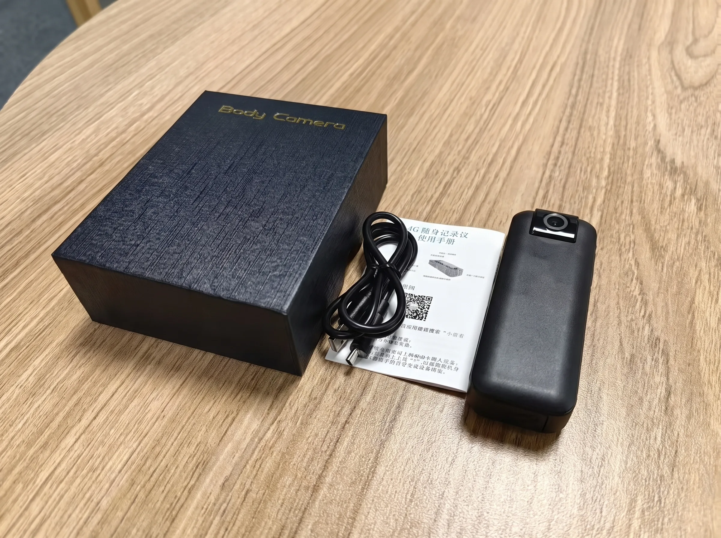 S11 4G Portable Mini Camera with Night Vision package and accessories