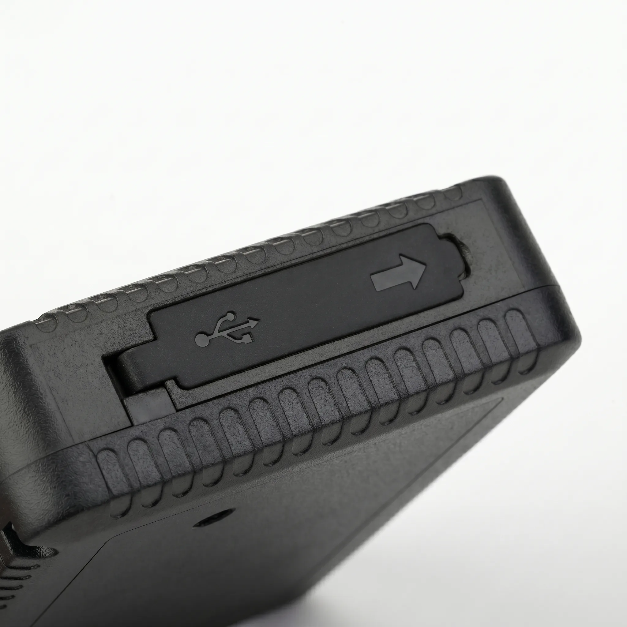 TK915 Vehicle GPS Tracker detail close-up