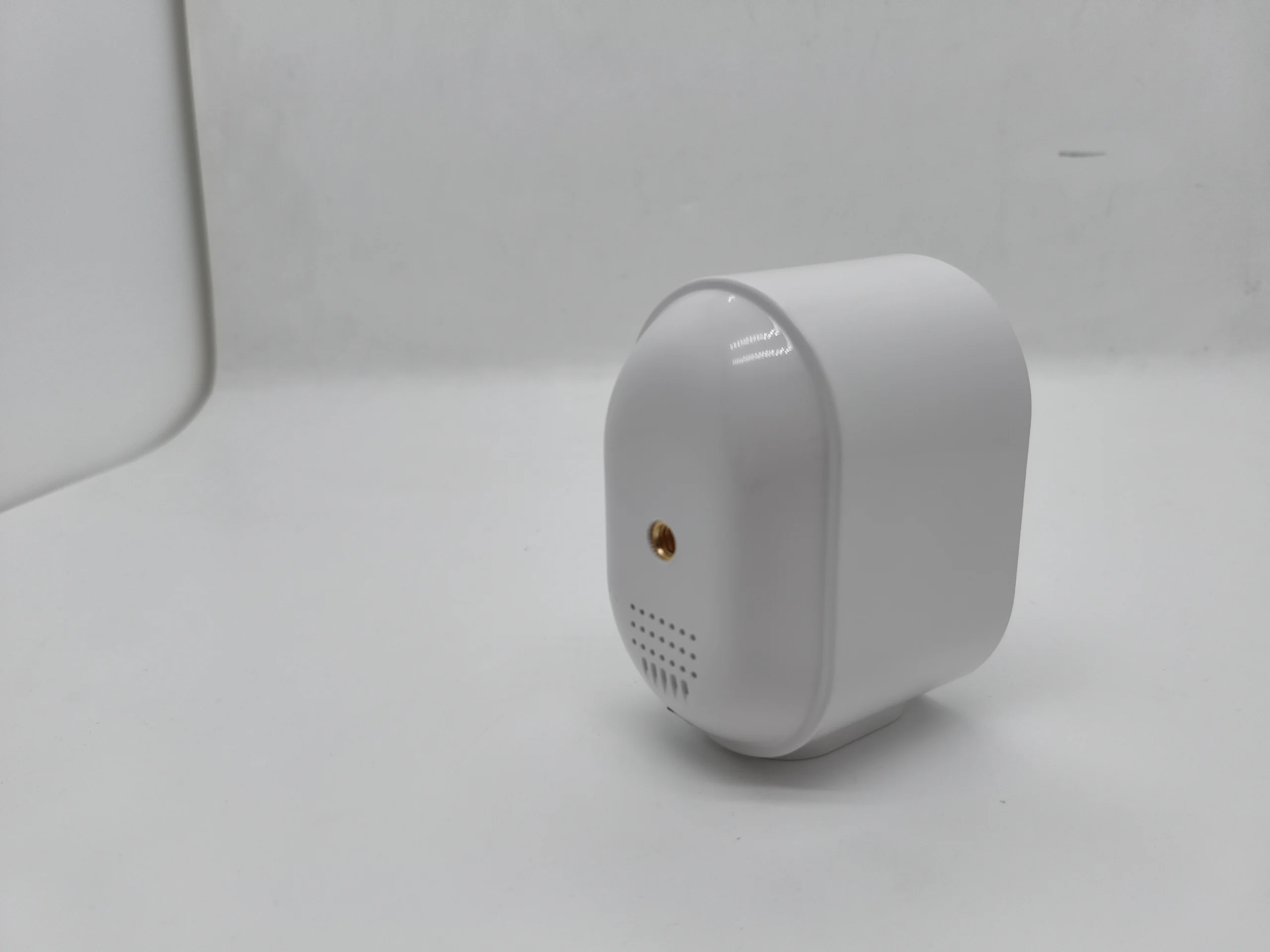 3MP Battery 4G Security Camera alternate angle
