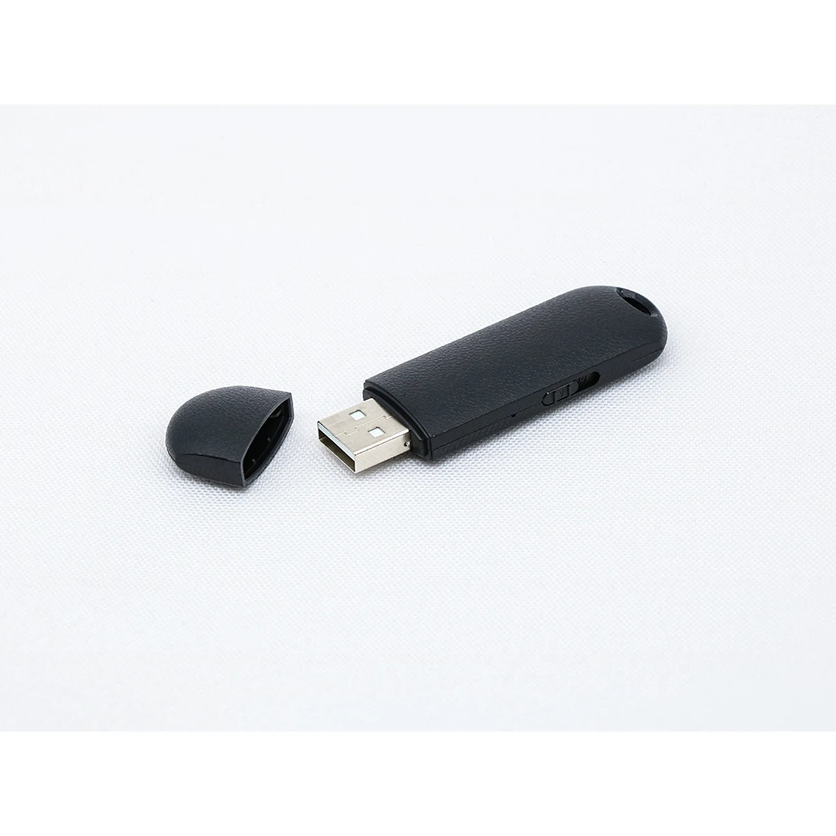 Q62 USB recorder with exposed USB-A connector and removable cap