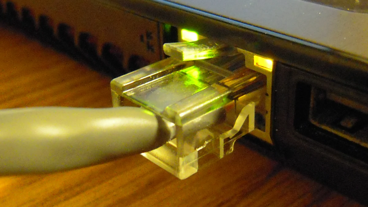 Ethernet connector with illuminated link indicators