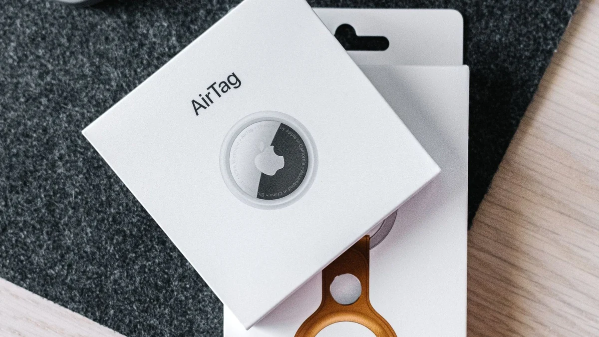 Bluetooth item tracker and key ring packaging
